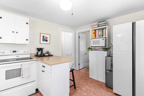 94 Leighton Road Falmouth ME 04105