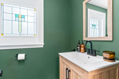 94 Leighton Road Falmouth ME 04105