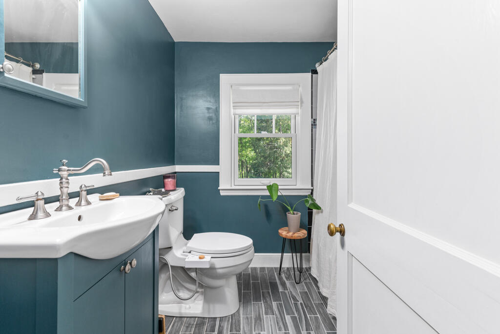 94 Leighton Road Falmouth ME 04105