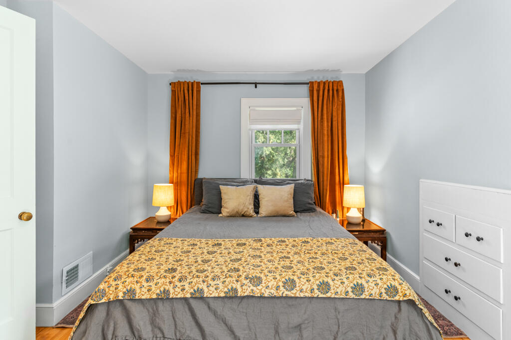 94 Leighton Road Falmouth ME 04105