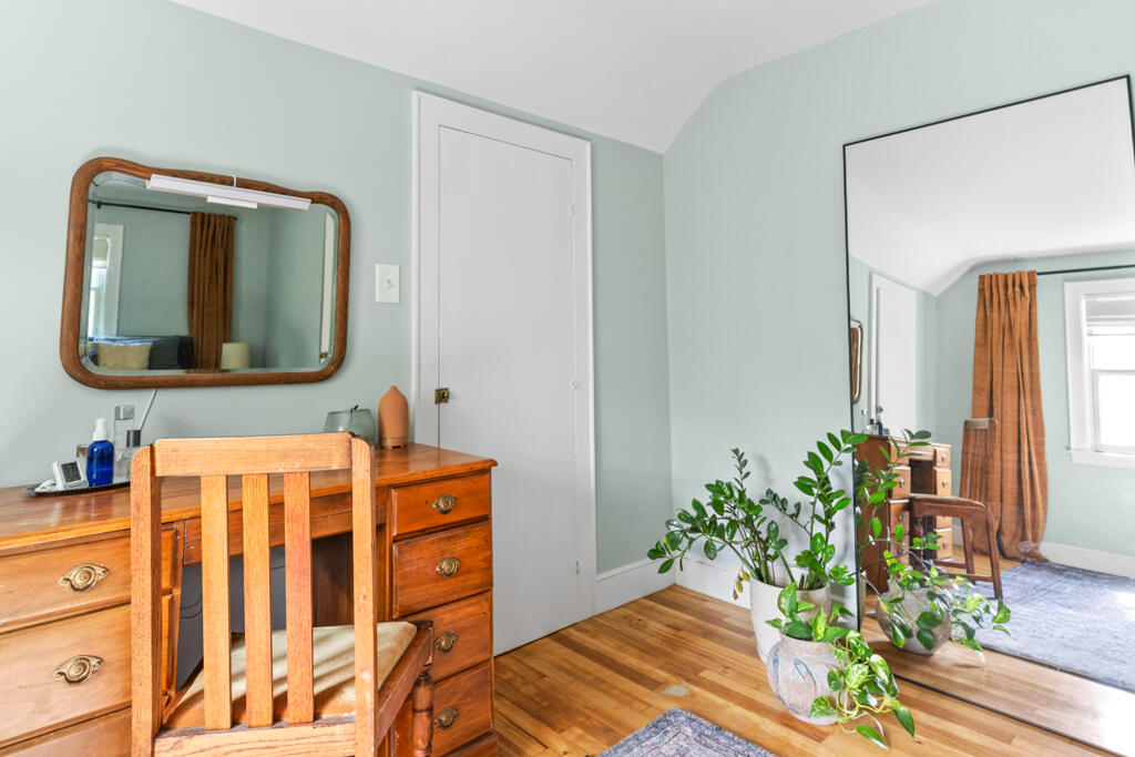 94 Leighton Road Falmouth ME 04105