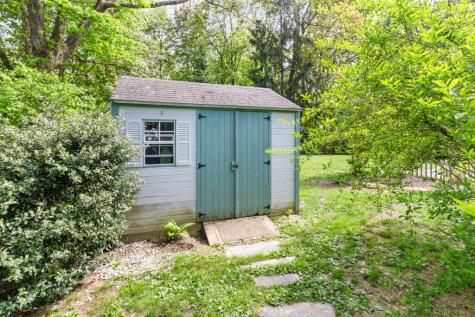 94 Leighton Road Falmouth ME 04105