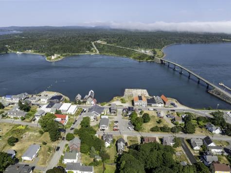 27 Pleasant Street Lubec ME 04652