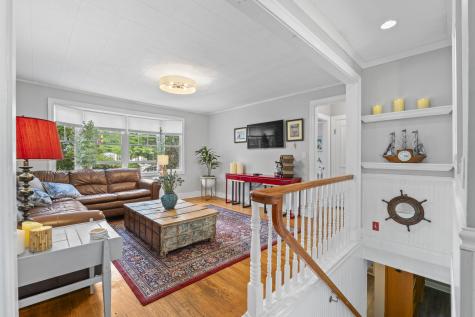 10 Cheverus Road Cape Elizabeth ME 04107