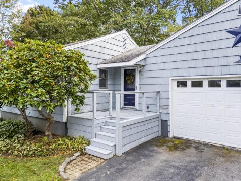 10 Cheverus Road Cape Elizabeth ME 04107