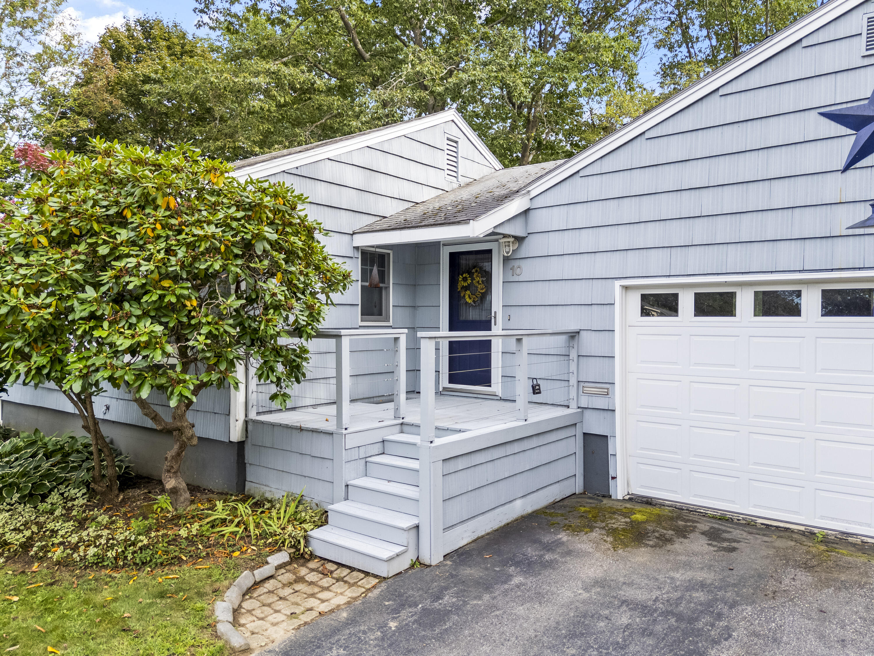 10 Cheverus Road Cape Elizabeth ME 04107