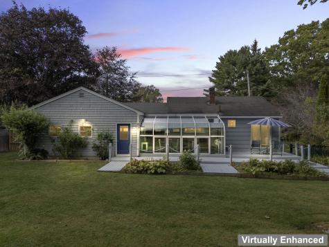 10 Cheverus Road Cape Elizabeth ME 04107