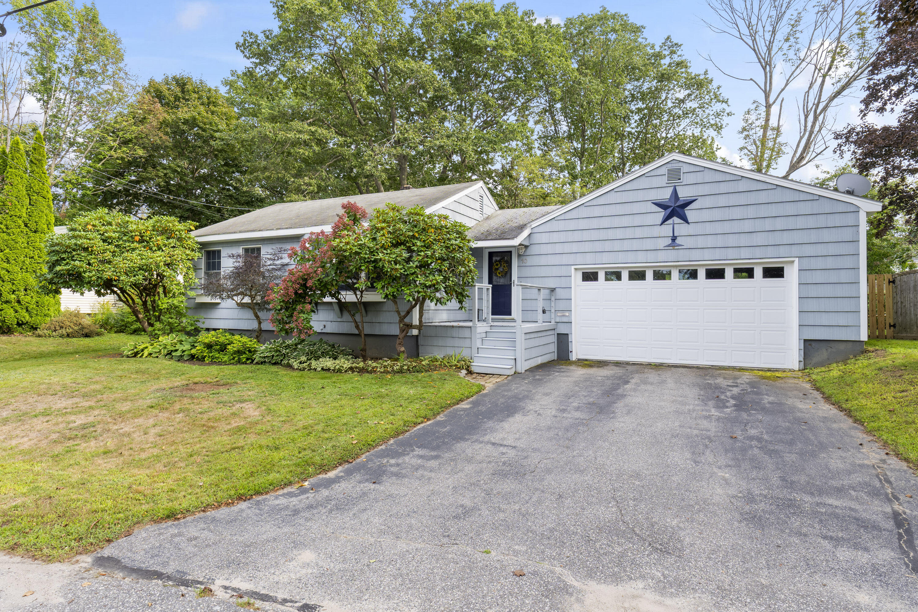 10 Cheverus Road Cape Elizabeth ME 04107