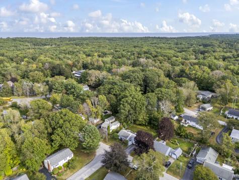 10 Cheverus Road Cape Elizabeth ME 04107