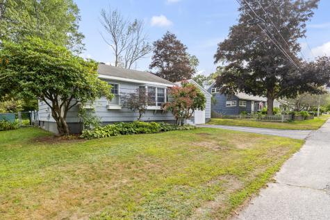 10 Cheverus Road Cape Elizabeth ME 04107