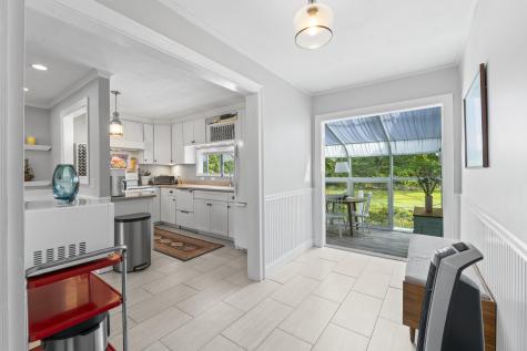 10 Cheverus Road Cape Elizabeth ME 04107