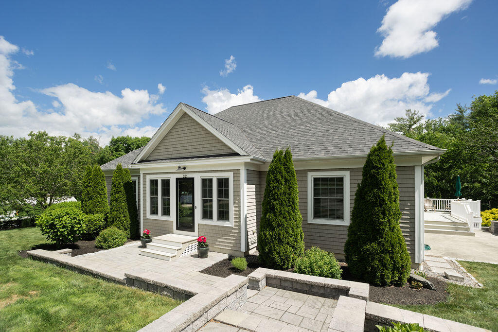 22 Field Avenue York ME 03909