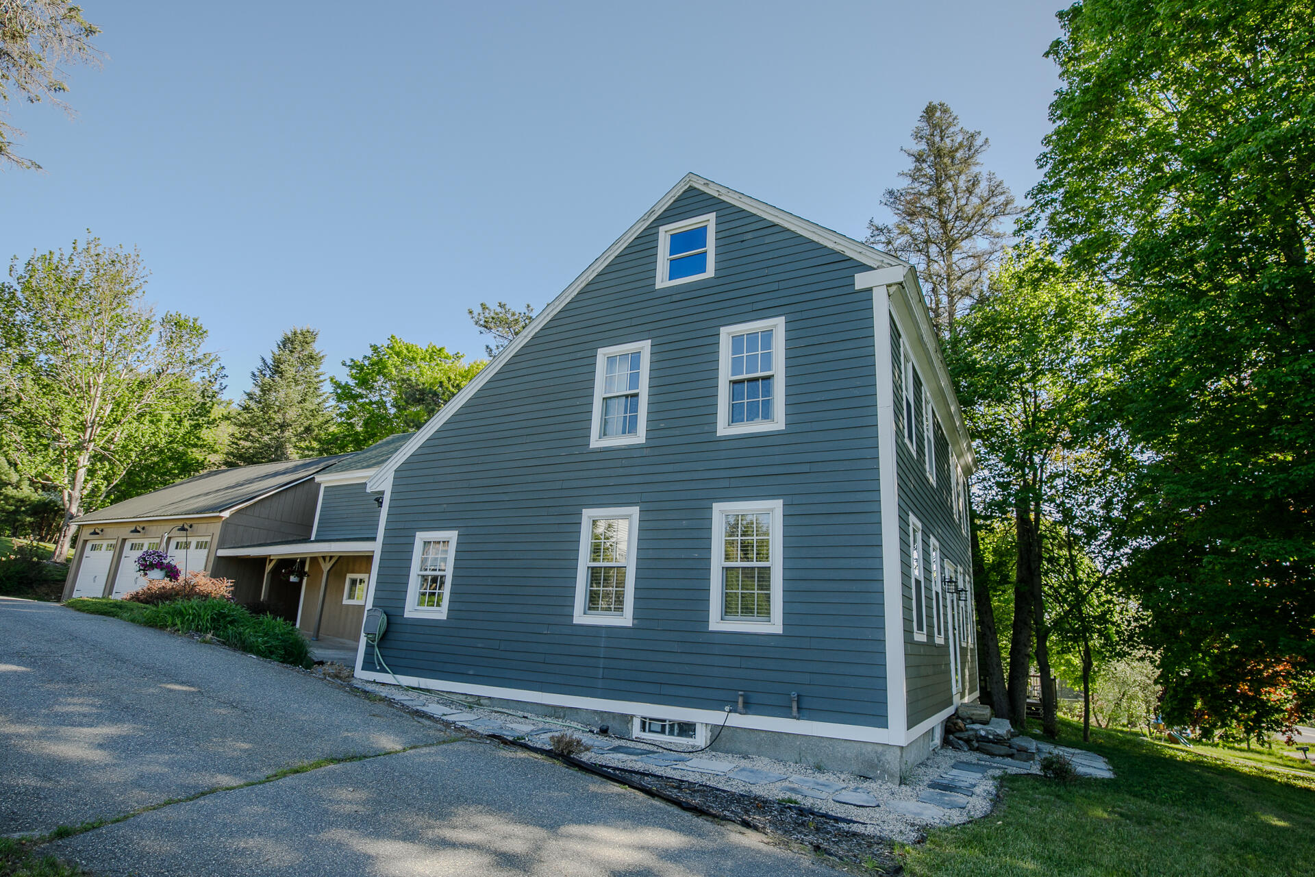 11 Old Western Avenue Winthrop ME 04364