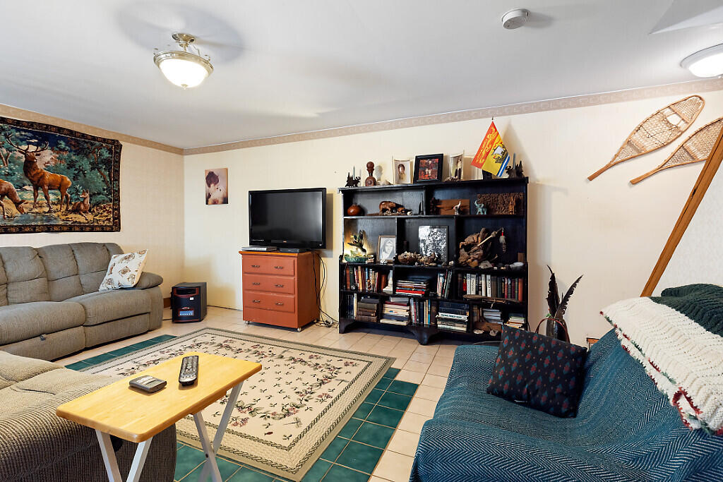 23 Maplerock Lane West Gardiner ME 04345