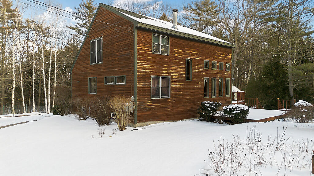 23 Maplerock Lane West Gardiner ME 04345