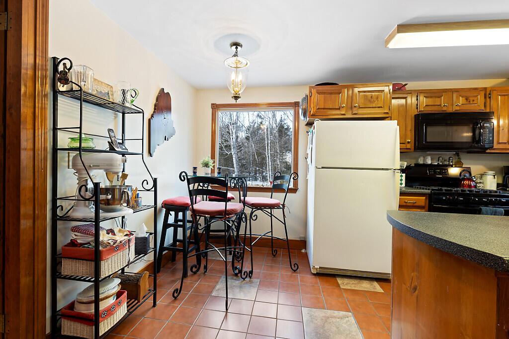 23 Maplerock Lane West Gardiner ME 04345