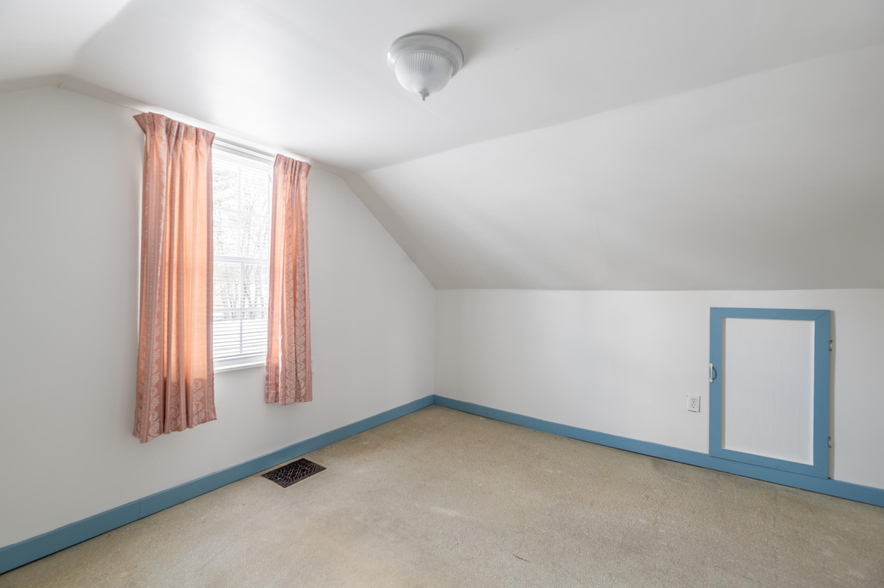 52 Earle Avenue Bangor ME 04401