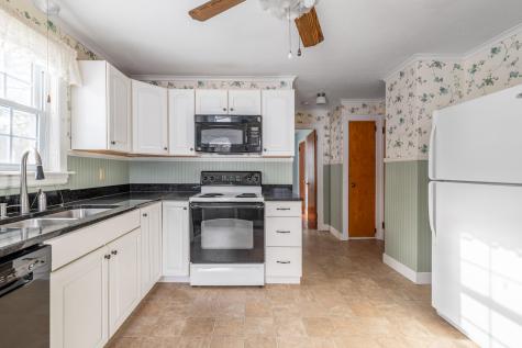 52 Earle Avenue Bangor ME 04401