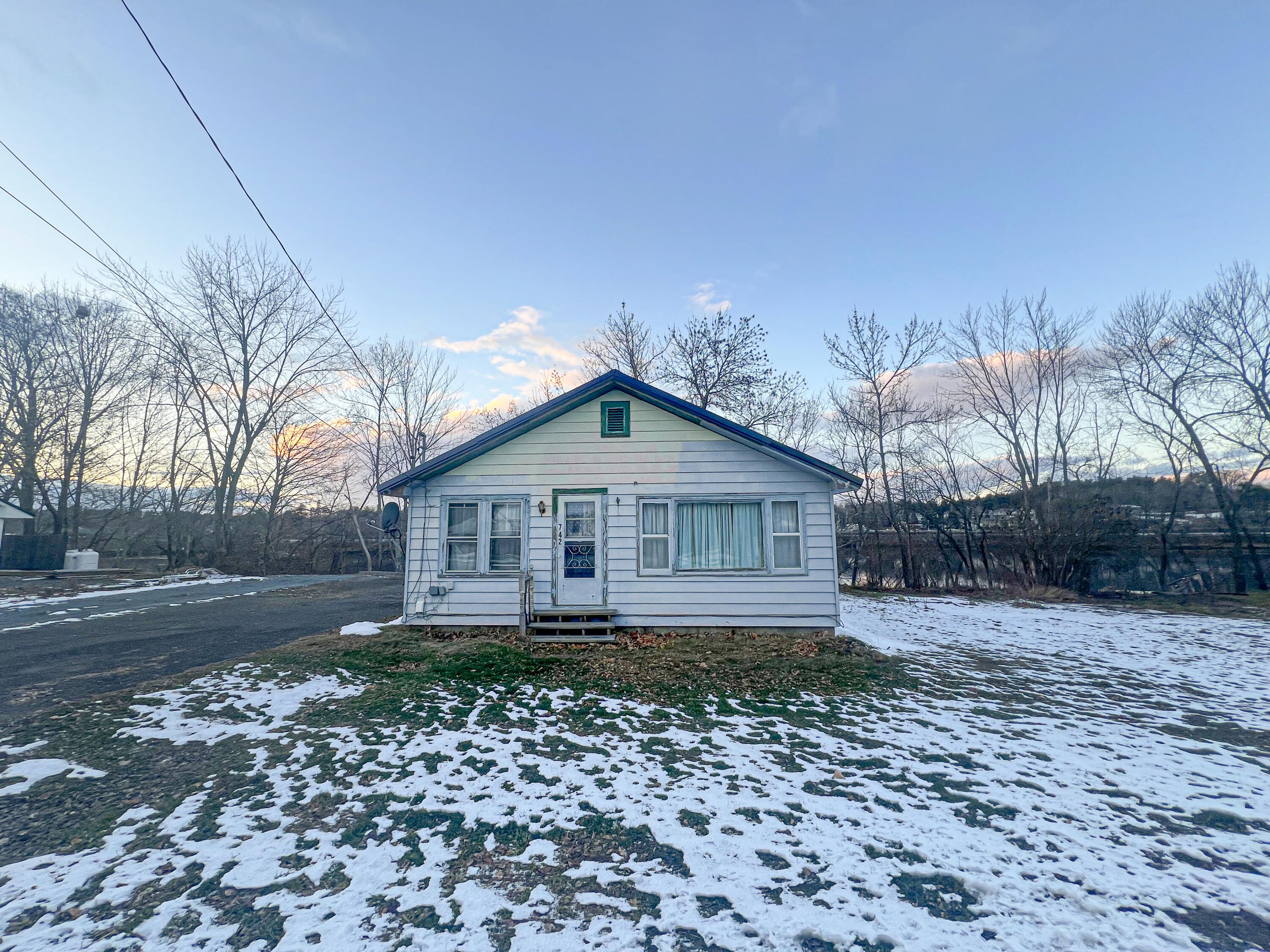 742 N Main Street Brewer ME 04412