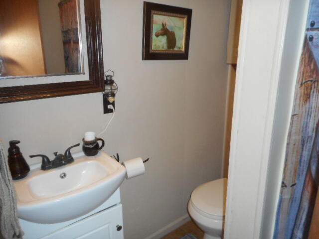76 Ludden Lane Lincoln ME 04457