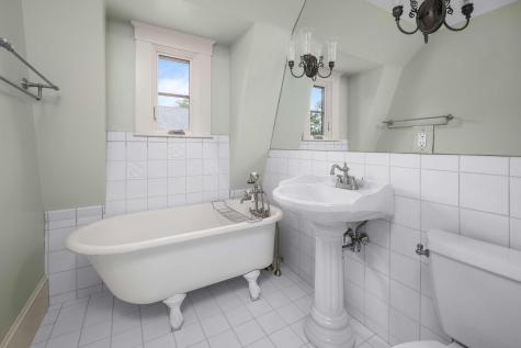 425 York Street York ME 03909