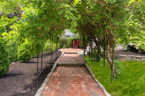 425 York Street York ME 03909