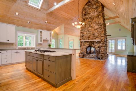 129 Bove Road Naples ME 04055