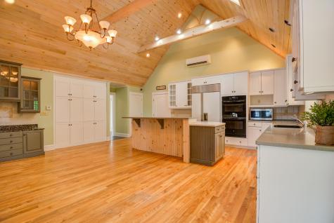 129 Bove Road Naples ME 04055