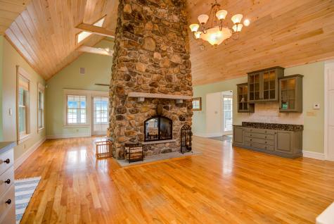 129 Bove Road Naples ME 04055