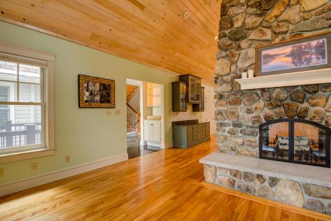 129 Bove Road Naples ME 04055