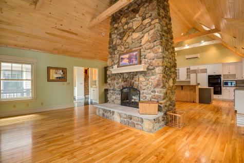 129 Bove Road Naples ME 04055