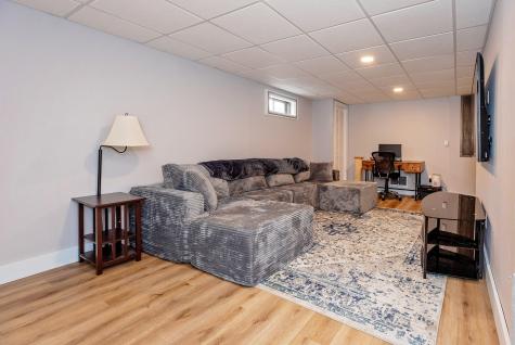 171 Adams Circle Farmington ME 04938