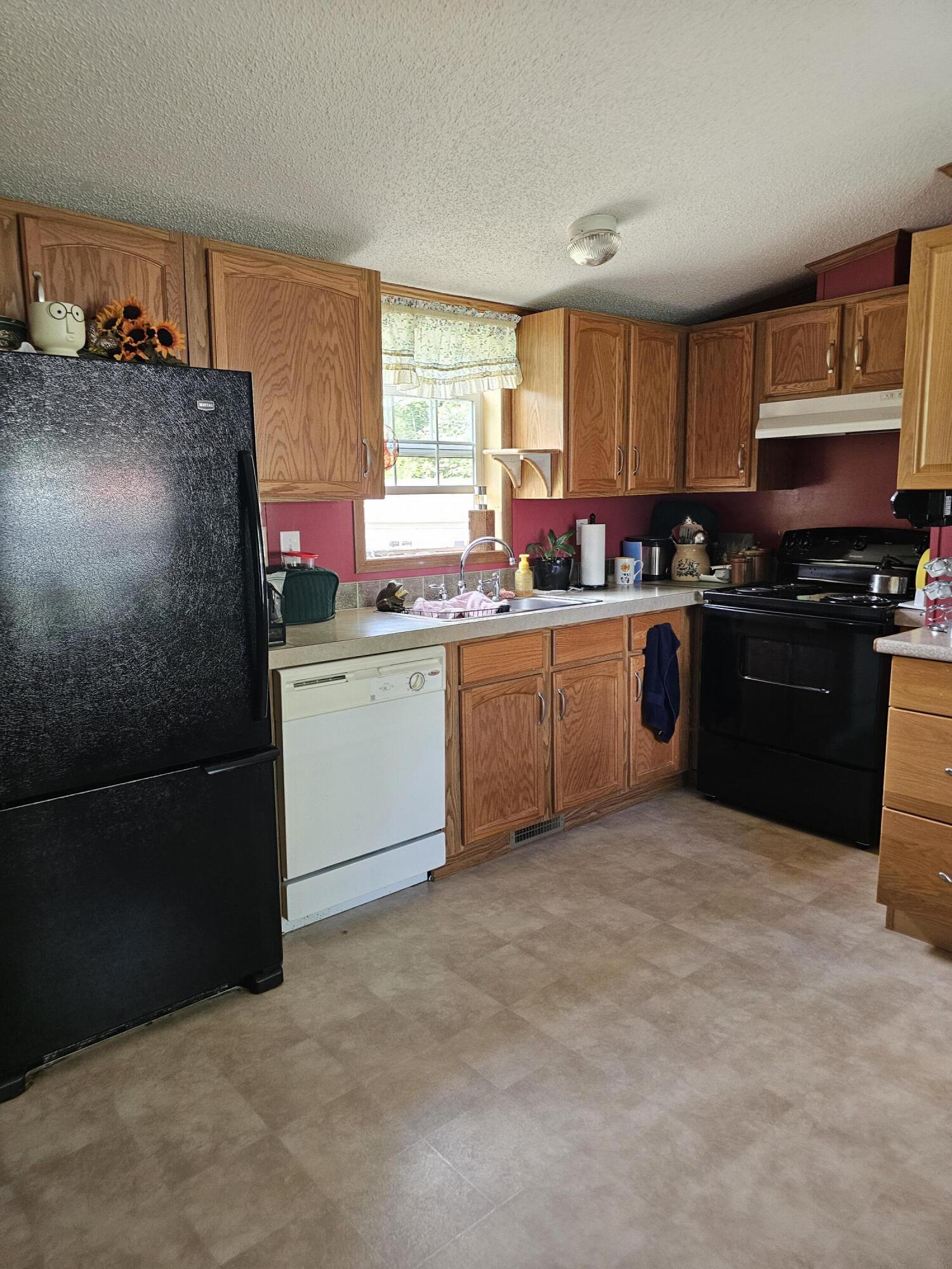 16 Leo Street Sanford ME 04073