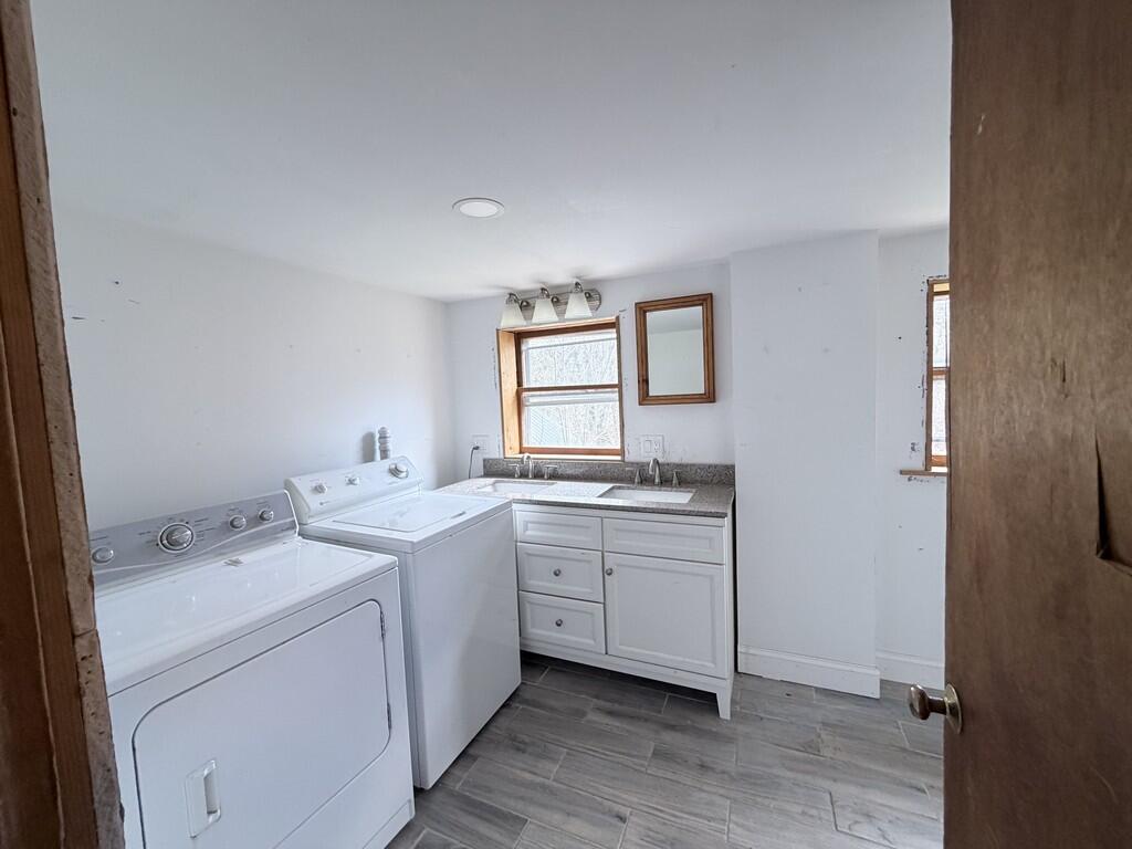 91 Kennebec Road Hampden ME 04444