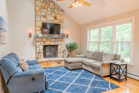 24 Surrey Lane Falmouth ME 04105