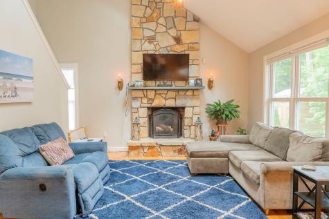 24 Surrey Lane Falmouth ME 04105