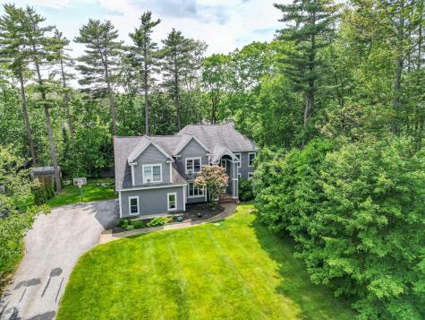 24 Surrey Lane Falmouth ME 04105