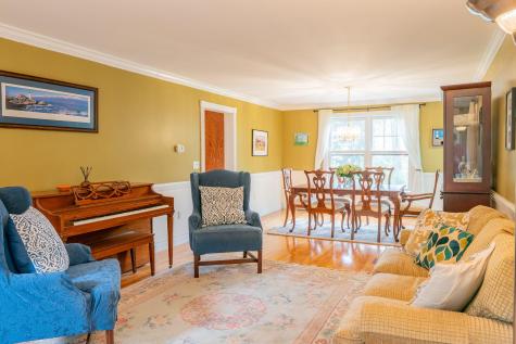 24 Surrey Lane Falmouth ME 04105