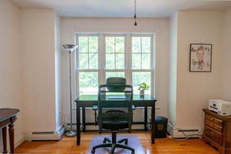 24 Surrey Lane Falmouth ME 04105