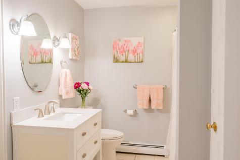 24 Surrey Lane Falmouth ME 04105