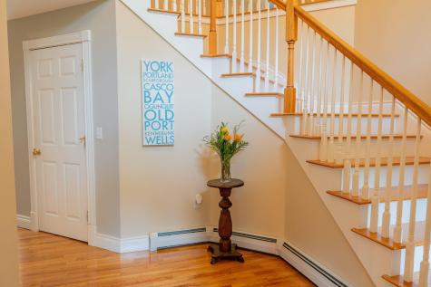 24 Surrey Lane Falmouth ME 04105