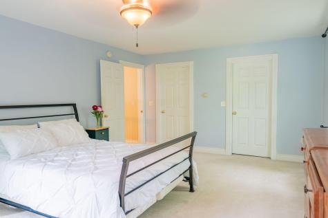 24 Surrey Lane Falmouth ME 04105