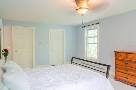 24 Surrey Lane Falmouth ME 04105