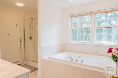 24 Surrey Lane Falmouth ME 04105