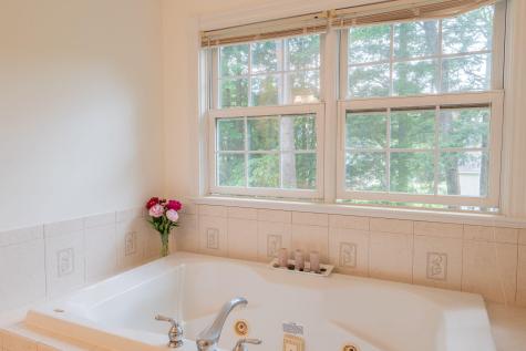 24 Surrey Lane Falmouth ME 04105