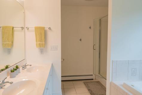 24 Surrey Lane Falmouth ME 04105