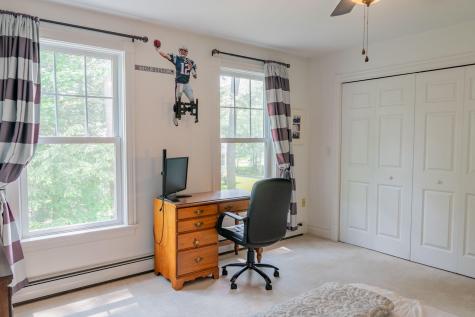 24 Surrey Lane Falmouth ME 04105