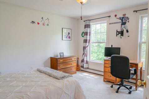 24 Surrey Lane Falmouth ME 04105