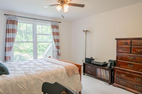 24 Surrey Lane Falmouth ME 04105