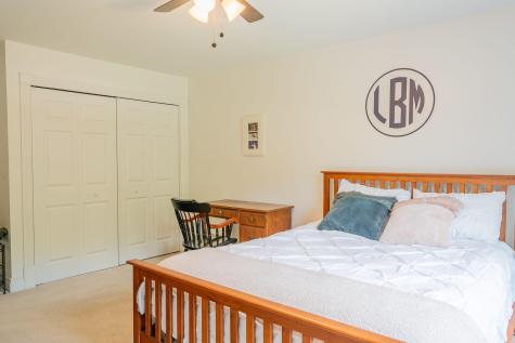 24 Surrey Lane Falmouth ME 04105